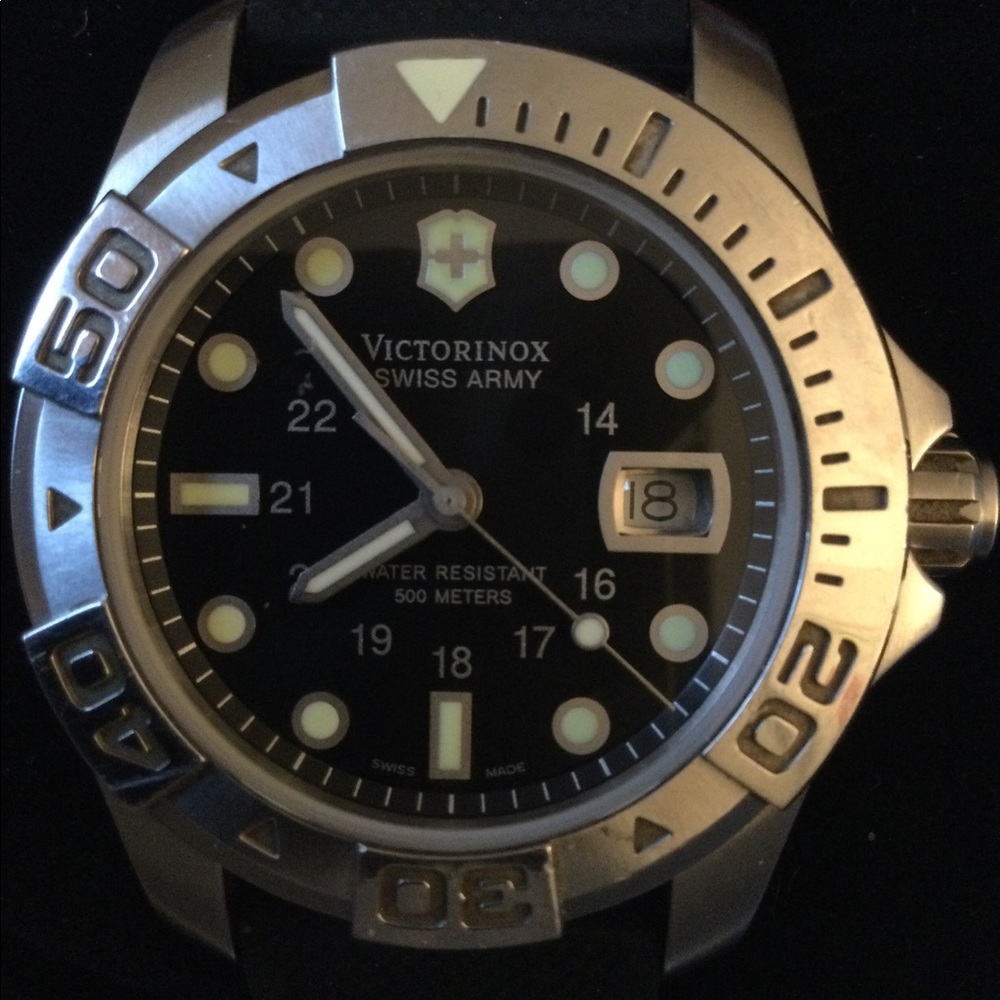 Victorinox Dive Master 241036 quartz watch Swiss